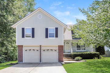 3545 South West Harbor Circle Lee's Summit, MO 64082